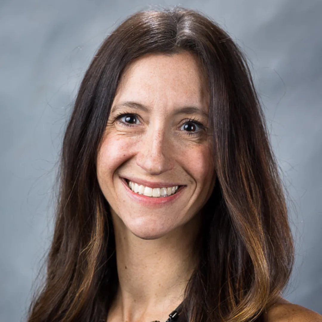 Leah Derksen Headshot